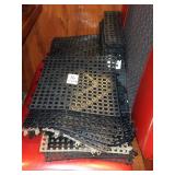 LOT PLASTIC MATS