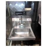 HAND SINK 17" X 17"