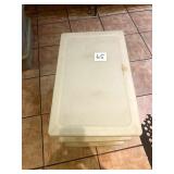 PLASTIC BINS WITH LIDS