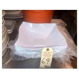 LOT OF 14 PLASTIC SQUARE BOWLS 11"