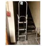 MAGLINER 500 LB HAND TRUCK