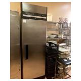 MAXX COLD SELF CONTAINED 1 DOOR REFRIGERATOR