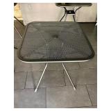 TABLES 28" X 28"