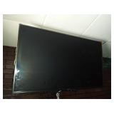 HISENSE TV 44" LEFT TO RIGHT