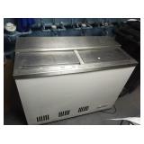 SUMMIT SELF CONTAINED CHEST FREEZER SCFR100M