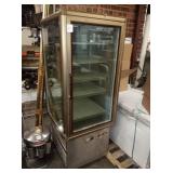 TECFRIGO REFRIGERATED CAKE DISPLAY INNOVA 500BT