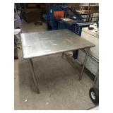 SS TABLE 46" X 42" X 34"