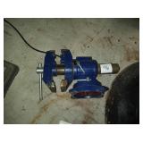 BENCH VISE