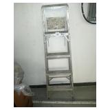 5 FT ALUMINUM LADDER