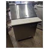 AVANTCO 27" SELF CONTAINED SANDWICH SALAD PREP