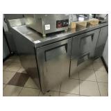 TRUE 5 FT REFRIGERATED LOWBOY WITH 2 DRAWERS