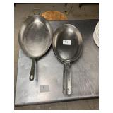 OVAL PANS