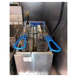 GLOBE ELECTRIC COUNTERTOP FRYER