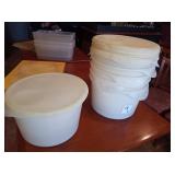 RUBBERMAID PLASTIC BINS & LIDS