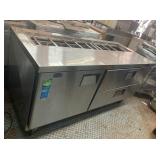 EVEREST 6 FT SANDWICH SALAD PREP WITH 2 DRAWERS