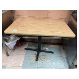 TABLE 42" X 30" SPIDER BASE