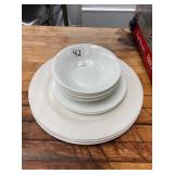 SMALL LOT OF PLATES & BOWLS