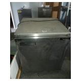 DELFIELD 27" SELF CONTAINED LOWBOY