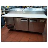 AVANTCO 6 FT SELF CONTAINED SANDWICH SALAD PREP