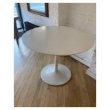 WHITE 39" ROUND TABLE
