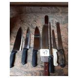 LOT 7 KNIVES & SHARPENER