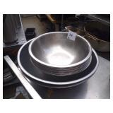 LOT 16 SS BOWLS