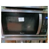 MAGIC CHEF MICROWAVE