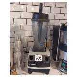 VITAMIX BLENDER VMO 100