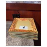 LOT 11 PLASTIC PLATES 12"