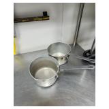 SMALL SAUCE POTS