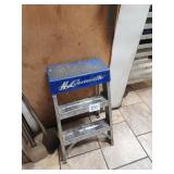 STEP LADDER