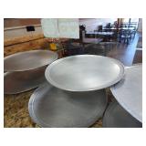 LOT OF 18 PIZZA TRAYS 20"