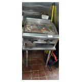 FLAT GRILL WITH SS TABLE 24" X 31"
