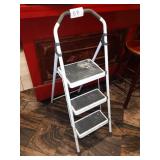 STEP LADDER