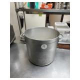 32 QT POT