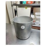 24 QT POT