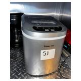 MAGIC CHEF ICE MACHINE