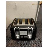 BLACK & DECKER 4 SLOT TOASTER