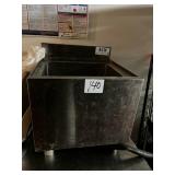 ICE BIN 18" X 18"