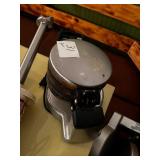 CUISINART WAFFLE MAKER