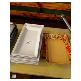 LOT OF PLASTIC PLATTERS