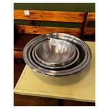LOT 13 SS BOWLS