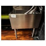ICE BIN 24" X 18"