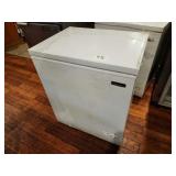 MAGIC CHEF CHEST FREEZER