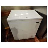 MAGIC CHEF CHEST FREEZER