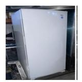 WHIRLPOOL FREEZER 30" X 28" X 60" TALL
