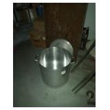LARGE STOCK POT