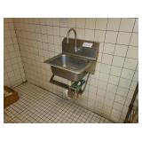 HAND SINK WITH KNEE PEDALS