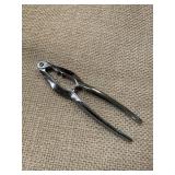 LOT OF 210 LOBSTER CRACKERS