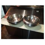 LOT OF 30 SS BOWLS MEDIUM SIZE